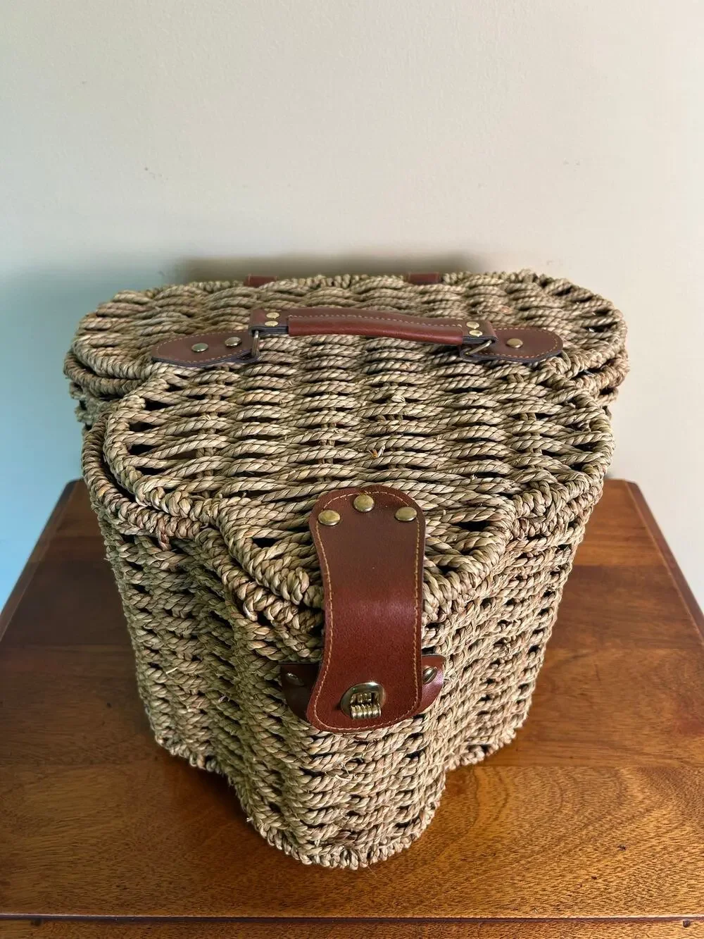 Vintage Wicker Picnic Basket with Dining Set